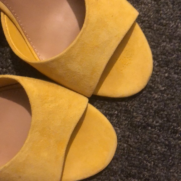Steve Madden Brand Erin Style Open Toe Slingback Heels Women's size 9.5 Yellow - Picture 4 of 5